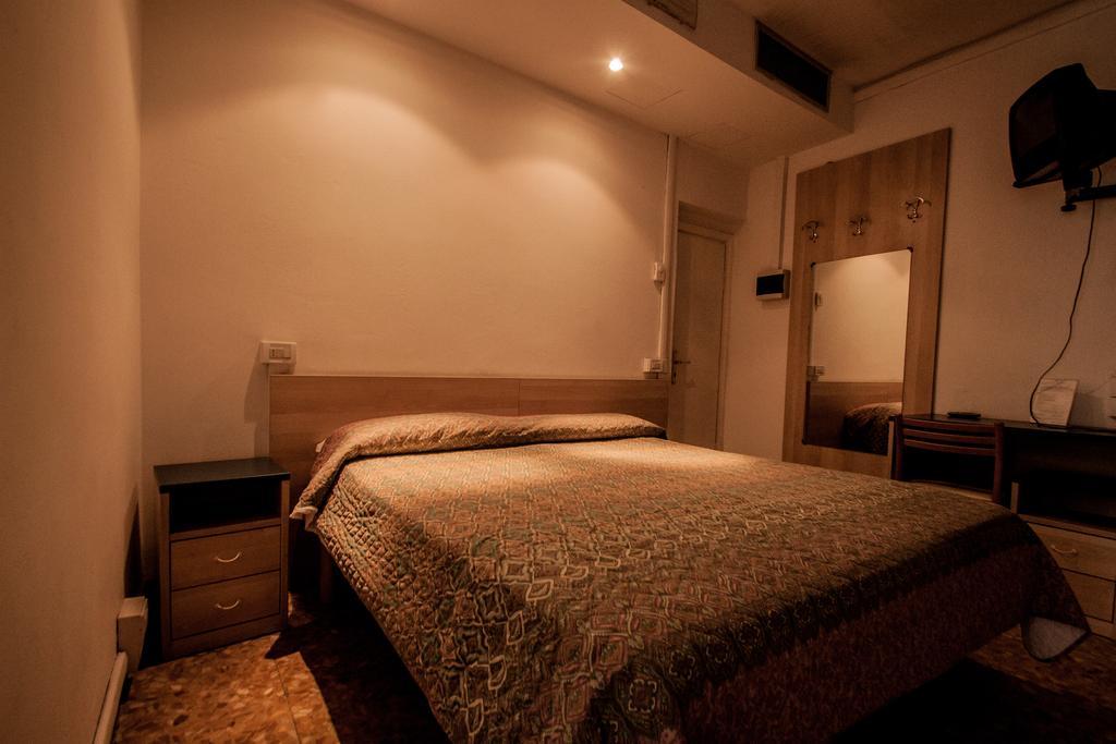 Hotel Ristorante Bertolini Piazza al Serchio Ngoại thất bức ảnh