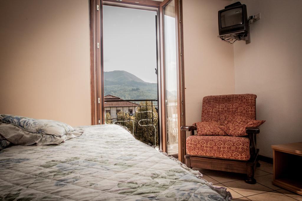 Hotel Ristorante Bertolini Piazza al Serchio Ngoại thất bức ảnh