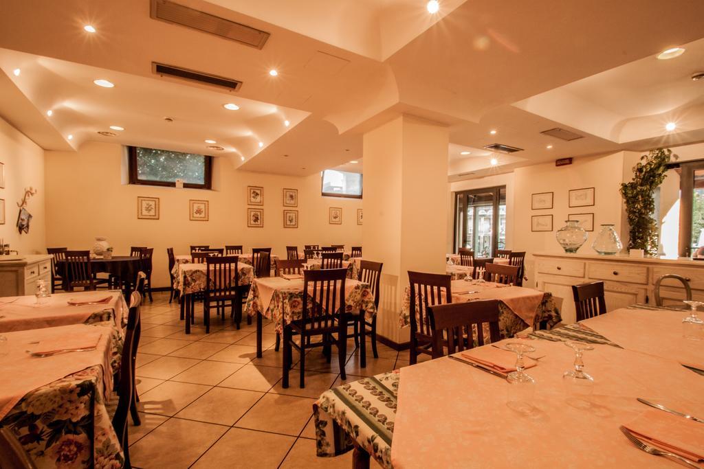 Hotel Ristorante Bertolini Piazza al Serchio Ngoại thất bức ảnh