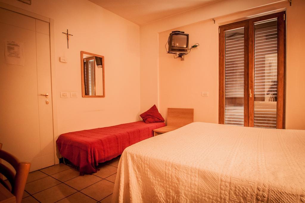 Hotel Ristorante Bertolini Piazza al Serchio Ngoại thất bức ảnh