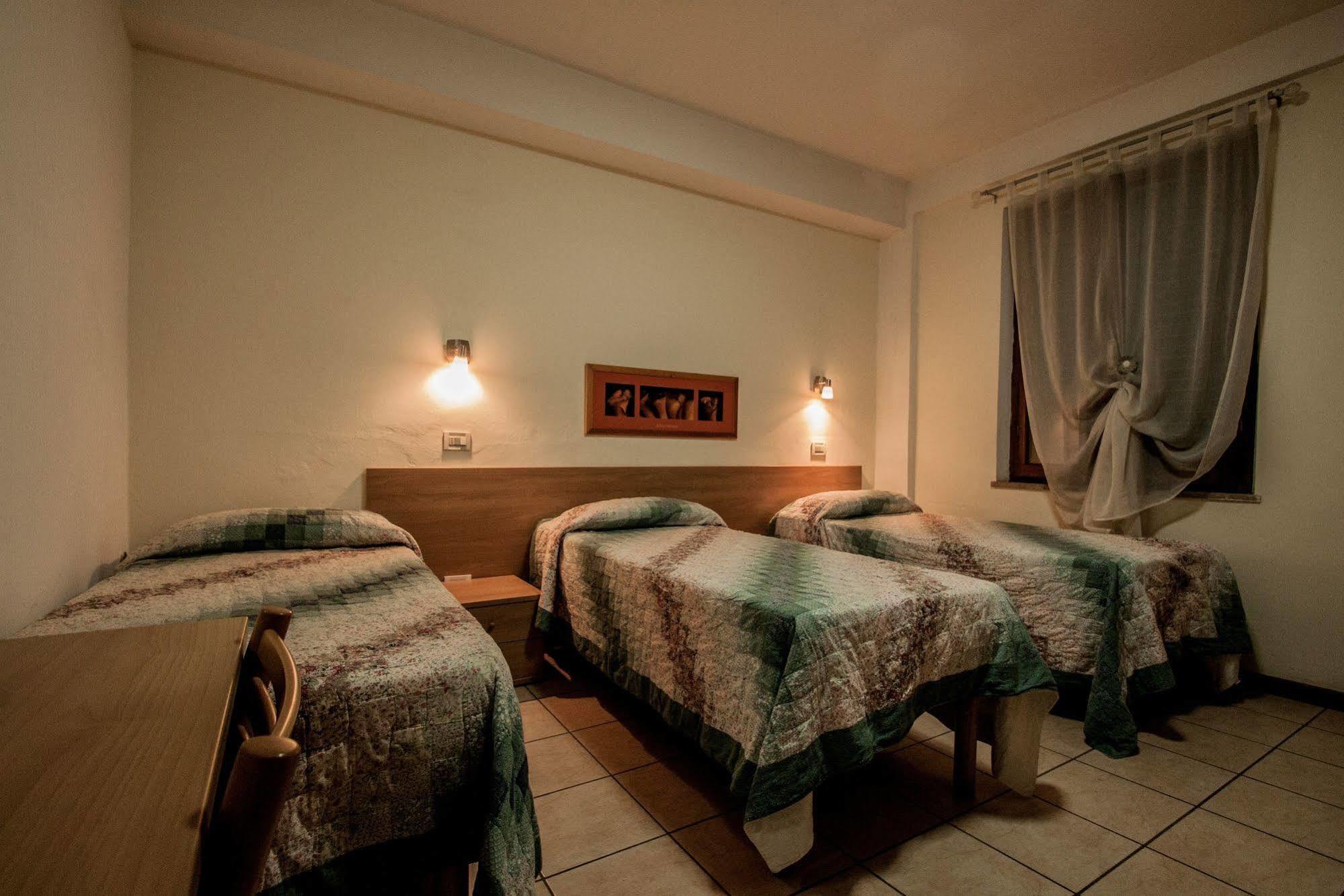 Hotel Ristorante Bertolini Piazza al Serchio Ngoại thất bức ảnh