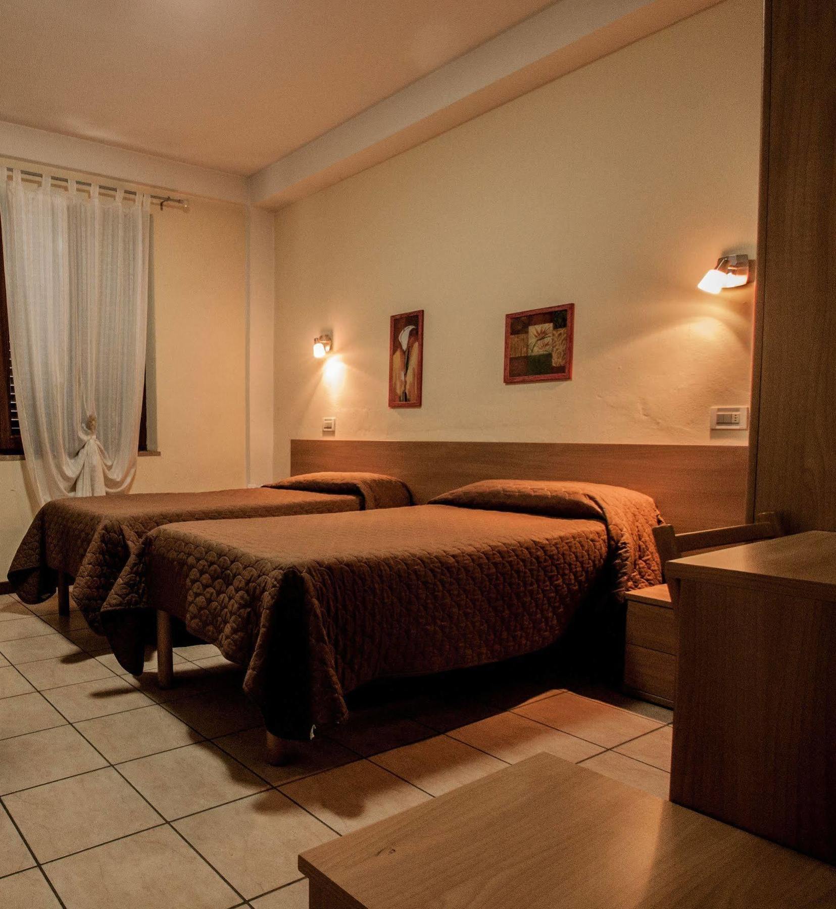 Hotel Ristorante Bertolini Piazza al Serchio Ngoại thất bức ảnh