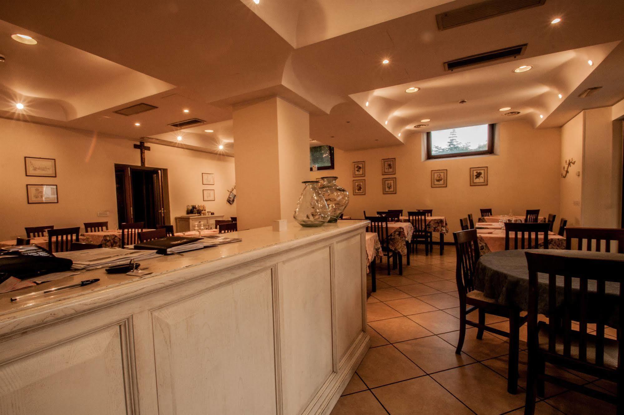 Hotel Ristorante Bertolini Piazza al Serchio Ngoại thất bức ảnh