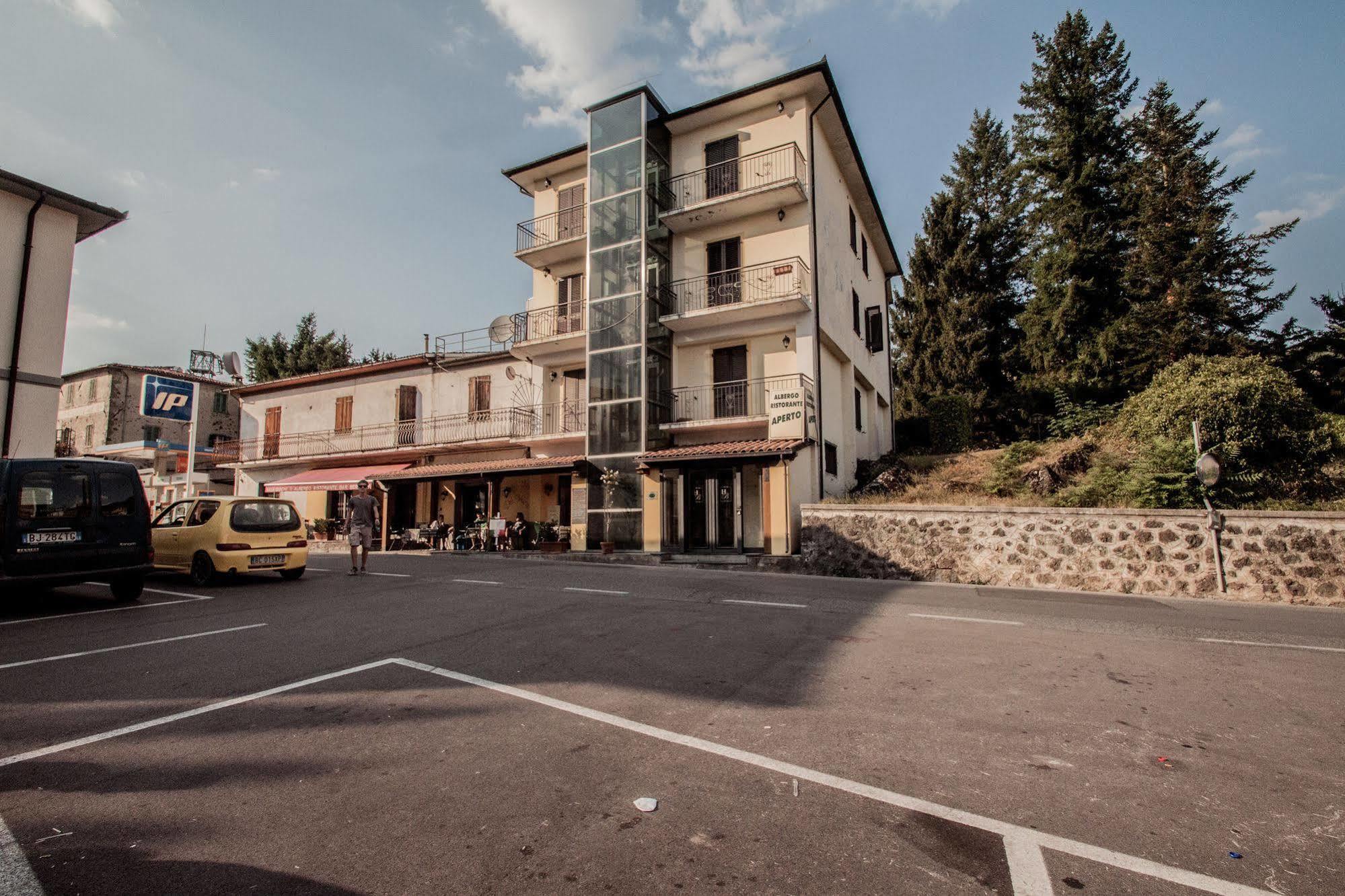 Hotel Ristorante Bertolini Piazza al Serchio Ngoại thất bức ảnh